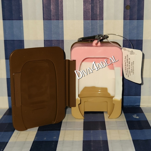 Bath & Body Works ICE CREAM SANDWICH Pocketbac Holder - Picture 2 of 3